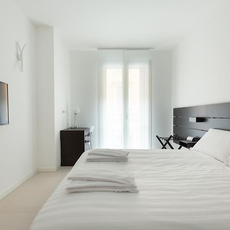 Porta Nuova Bright And Roomy Flat มิลาน ภายนอก รูปภาพ