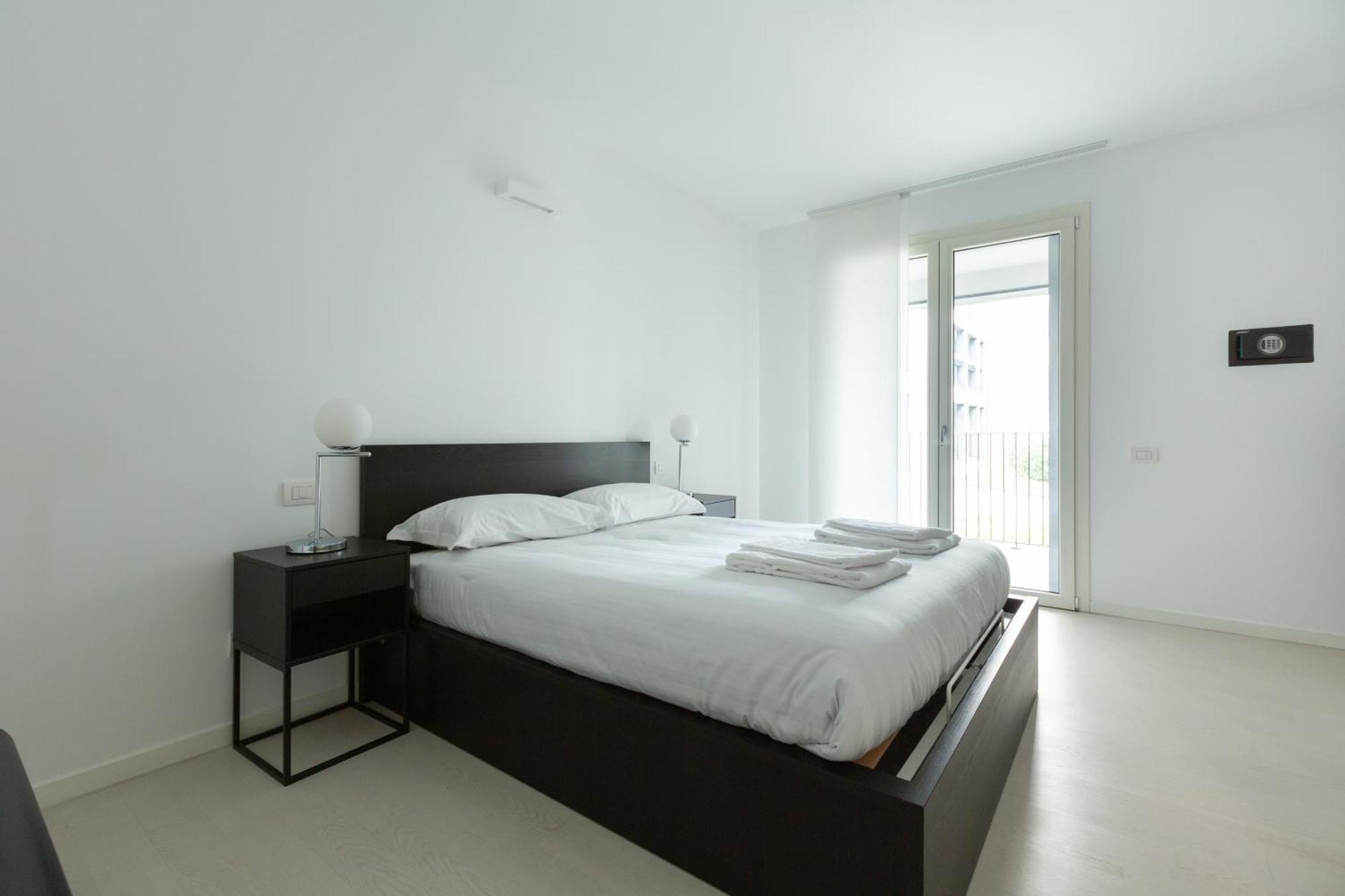 Porta Nuova Bright And Roomy Flat มิลาน ภายนอก รูปภาพ