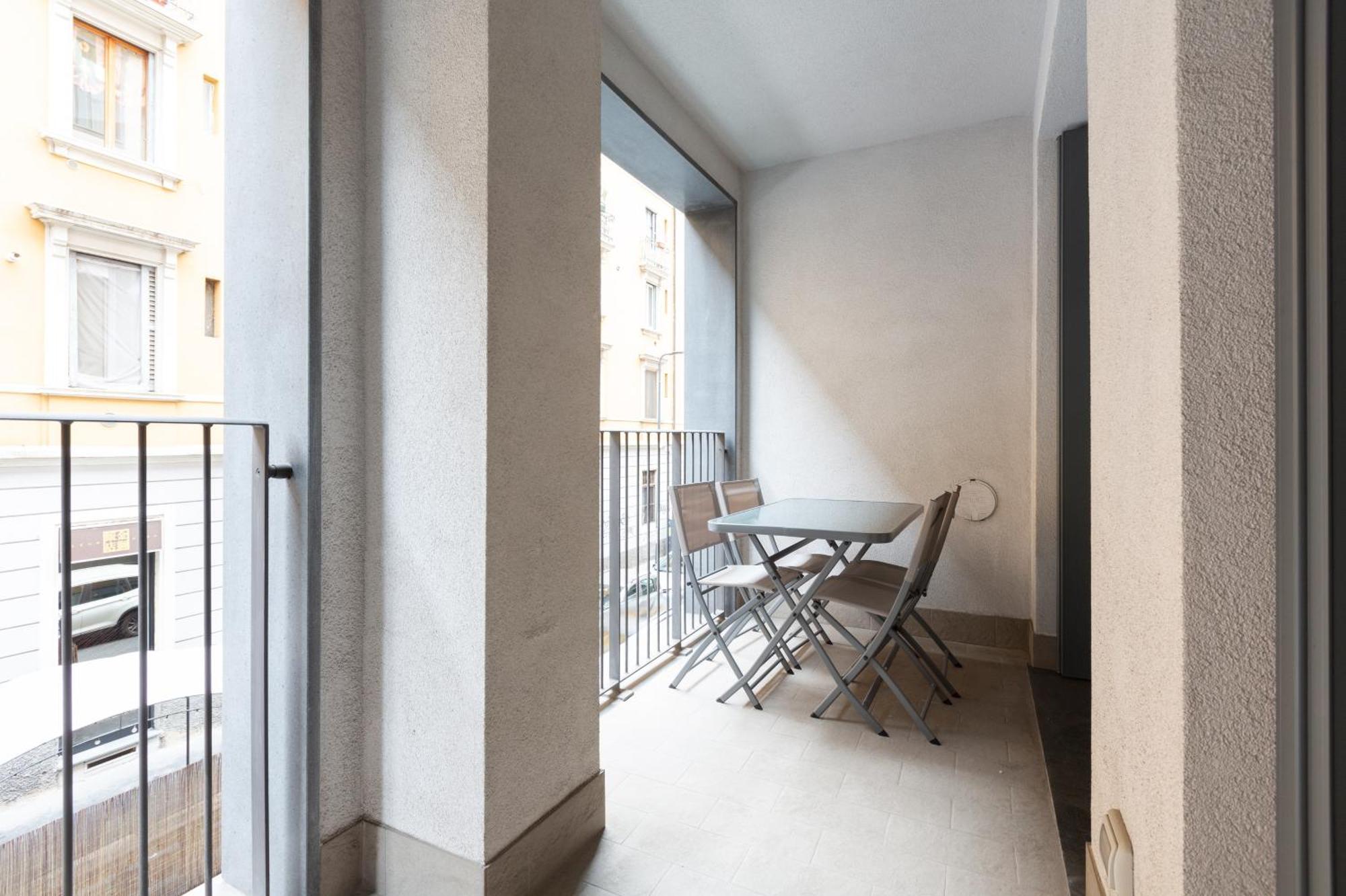 Porta Nuova Bright And Roomy Flat มิลาน ภายนอก รูปภาพ